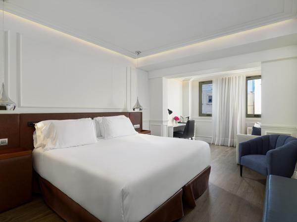 H10 Universitat : photo 8 de la chambre suite junior de luxe