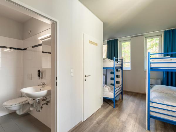 a&o Wien Hauptbahnhof : photo 4 de la chambre chambre 6 lits