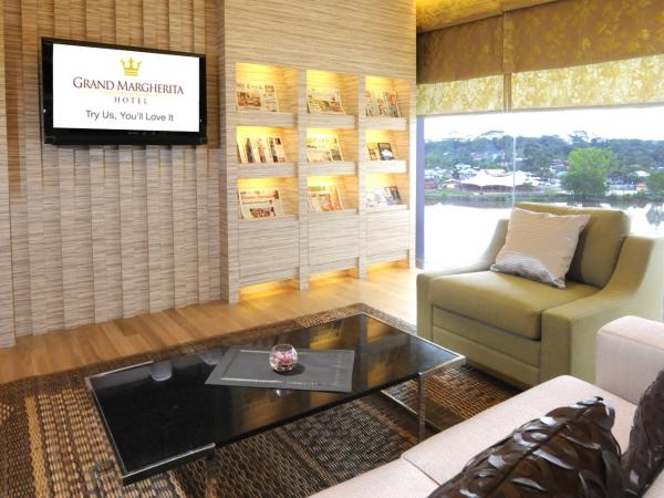 Grand Margherita Hotel : photo 4 de la chambre executive deluxe - king bed (river view)