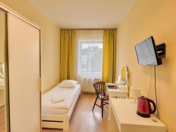 Hostel DV Morski - z prywatnymi łazienkami : photo 10 de la chambre chambre simple avec salle de bains 