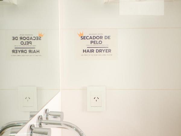 Jaque Mate Hostel : photo 4 de la chambre chambre double avec salle de bains privative