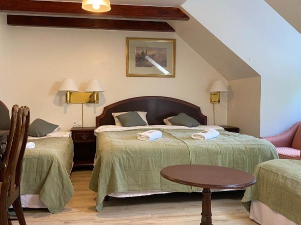 Villa K2 : photo 1 de la chambre chambre quadruple avec salle de bains privative