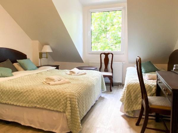 Villa K2 : photo 1 de la chambre chambre triple confort avec douche