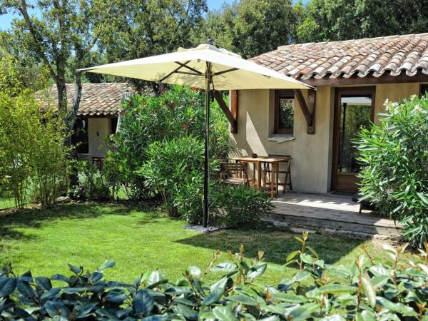 Résidence Sophia : photo 2 de la chambre maison (2 adultes + 2 enfants) avec terrasse - vue sur jardin