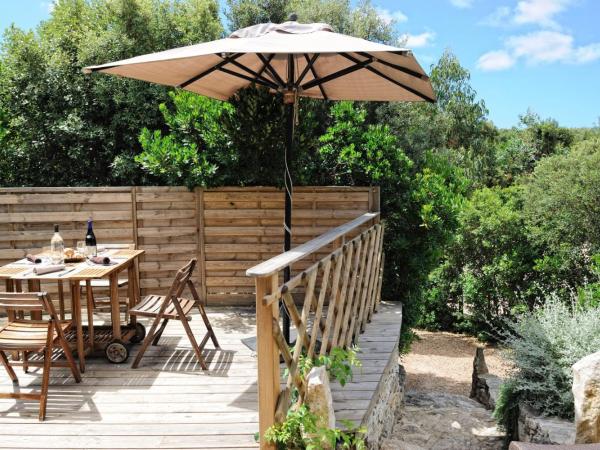 Résidence Sophia : photo 1 de la chambre maison (2 adultes + 2 enfants) avec terrasse - vue sur parking