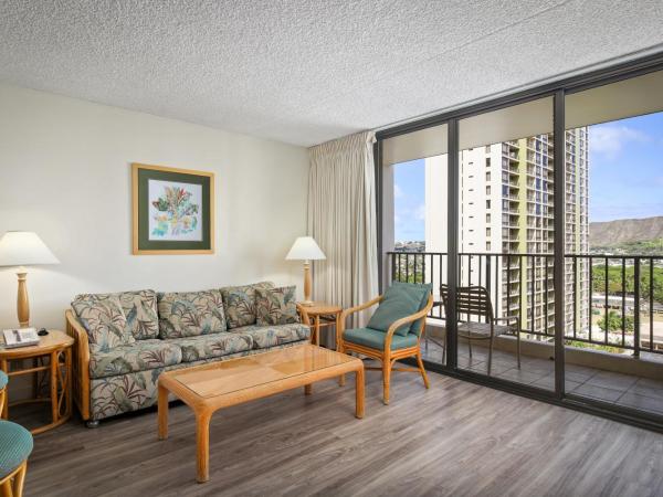 Aston at the Waikiki Banyan : photo 10 de la chambre suite 1 chambre - vue sur ville