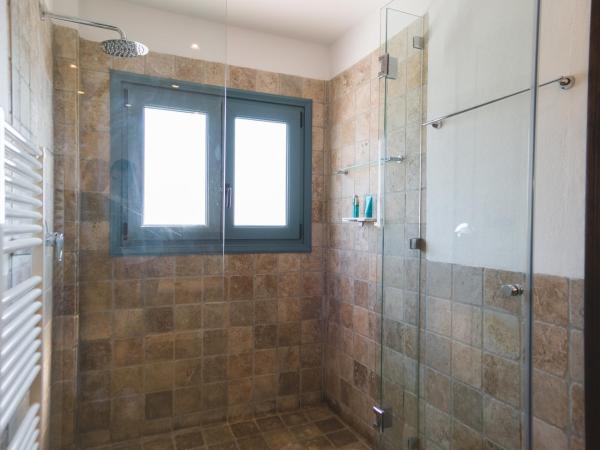 B&B Muse Marbella : photo 7 de la chambre chambre quadruple - vue sur mer