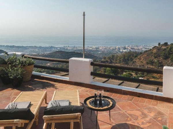 B&B Muse Marbella : photo 8 de la chambre suite lit king-size - vue sur mer