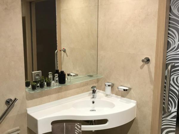 Chambéry Appart'S : photo 2 de la chambre studio avec balcon 