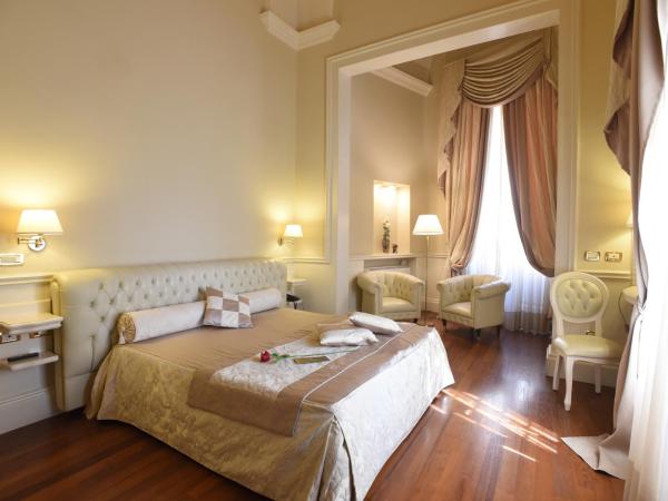 Suite Hotel Santa Chiara : photo 2 de la chambre chambre double ou lits jumeaux supérieure avec vue sur ville