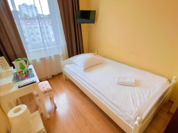Hostel DV Morski - z prywatnymi łazienkami : photo 2 de la chambre chambre simple avec salle de bains 
