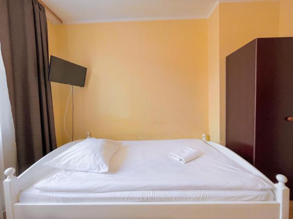Hostel DV Morski - z prywatnymi łazienkami : photo 3 de la chambre chambre simple avec salle de bains 