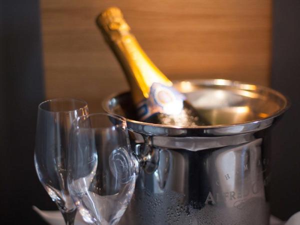 Atlantic Hotel Airport : photo 4 de la chambre suite