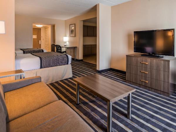 Sky Point Hotel & Suites - Atlanta Airport : photo 1 de la chambre suite exécutive avec 2 lits doubles