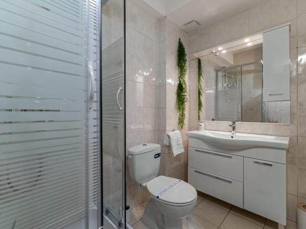 Hotel Sky : photo 5 de la chambre suite familiale avec balcon