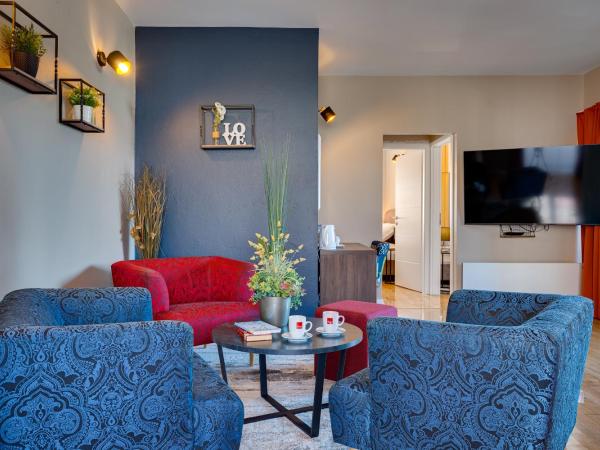 Hotel Sky : photo 3 de la chambre suite familiale avec balcon