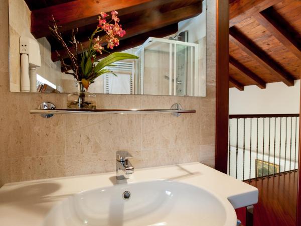 Hotel Flora : photo 6 de la chambre suite avec terrasse