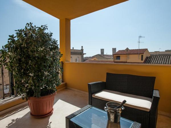 Hotel Flora : photo 8 de la chambre suite avec terrasse