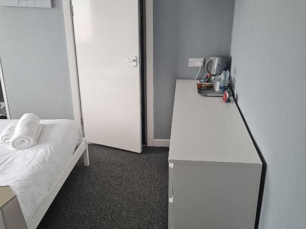 Queens Plaza Hotel : photo 2 de la chambre chambre lits jumeaux - vue sur mer