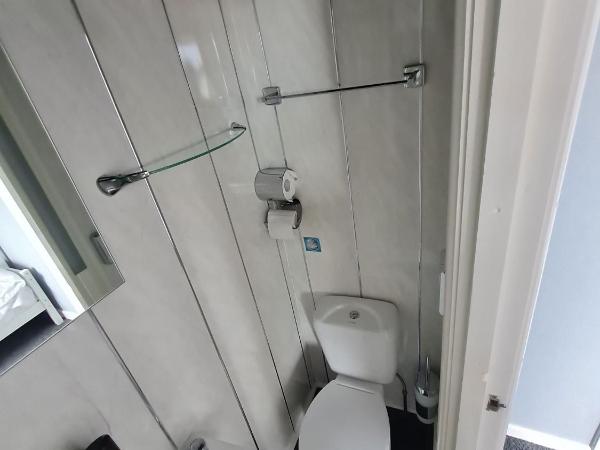 Queens Plaza Hotel : photo 6 de la chambre chambre familiale communicante - vue sur mer