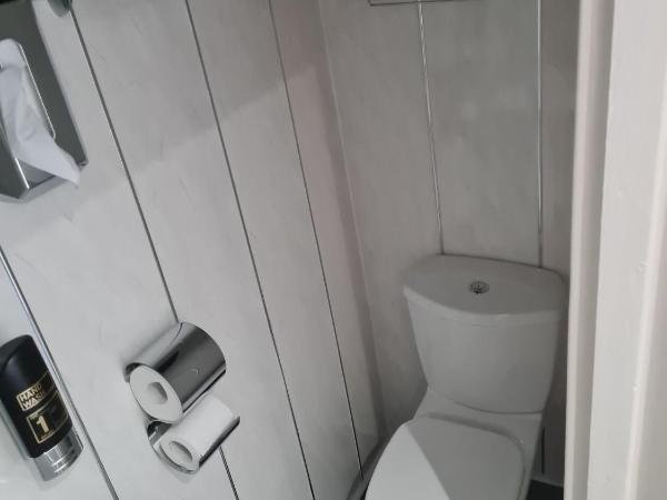 Queens Plaza Hotel : photo 5 de la chambre chambre lits jumeaux