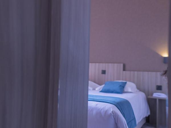 The Originals City, Relax'Otel & Spa, Le Barcarès : photo 2 de la chambre chambre double avec terrasse