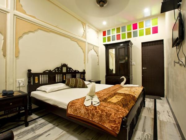 Hotel Kalyan : photo 3 de la chambre chambre double standard avec ventilateur