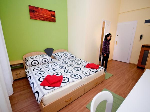 CentrÁlom Apartman : photo 1 de la chambre chambre double