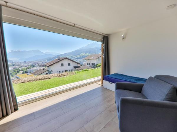 Young Backpackers Homestay : photo 2 de la chambre lit dans dortoir mixte de 8 lits 