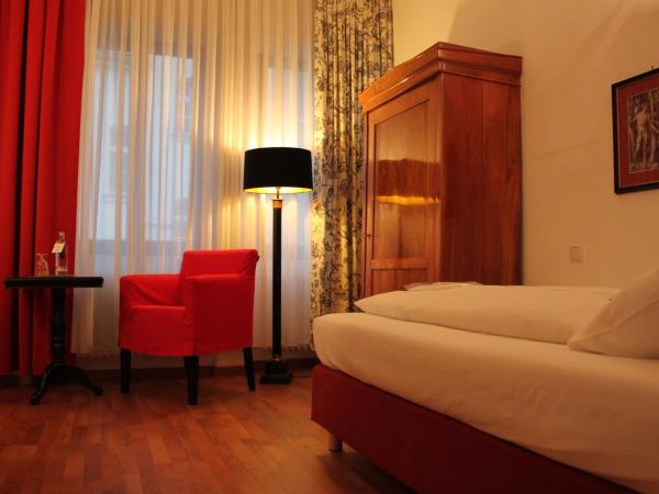 Hotel Deutscher Kaiser : photo 1 de la chambre chambre simple supérieure - kaiserhof
