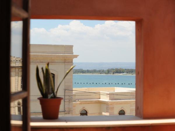 Hotel Mediterraneo : photo 9 de la chambre chambre double ou lits jumeaux supérieure - vue sur mer