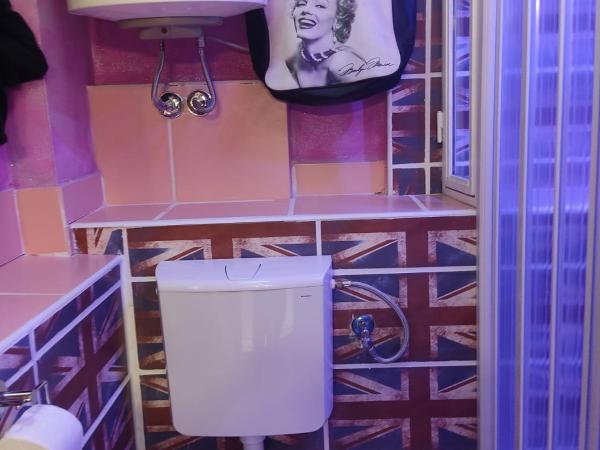 Elvis - Marilyn - Vasco Rossi - Airport Catania Center : photo 10 de la chambre chambre double