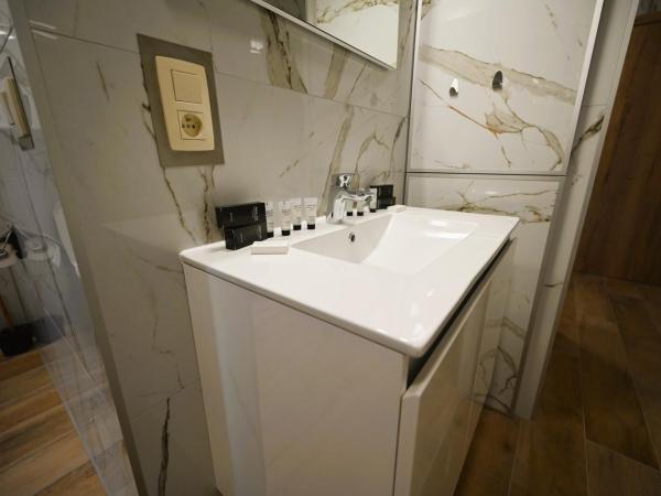 Cesar Palace : photo 10 de la chambre chambre quadruple avec terrasse 