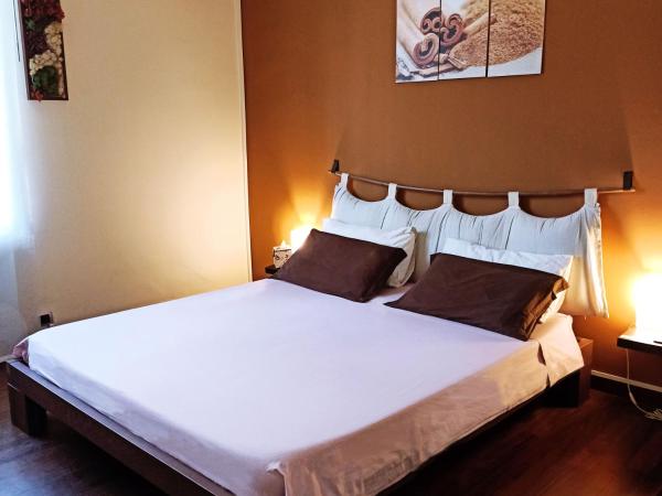 Colazione da Augusta - Guesthouse : photo 5 de la chambre chambre double avec salle de bains privative extérieure