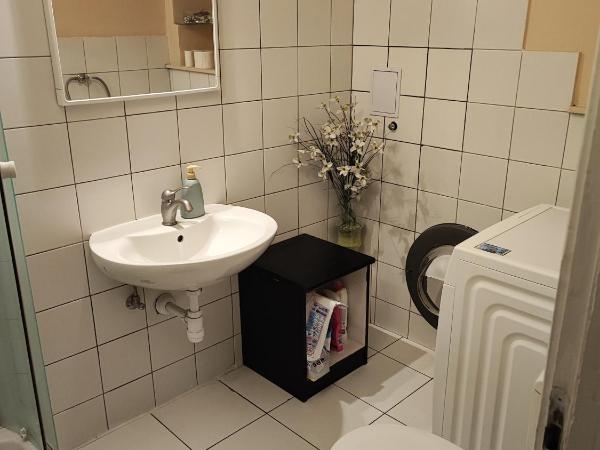 Private Accommodation Raspudic : photo 7 de la chambre chambre double avec salle de bains commune