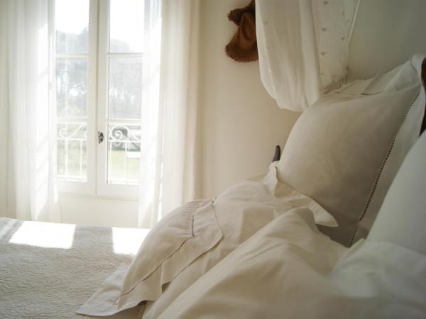 La ferme de gigognan : photo 5 de la chambre chambre double - vue sur jardin