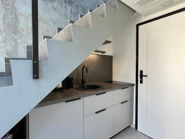 NEON APARTMENTS : photo 3 de la chambre appartement en duplex