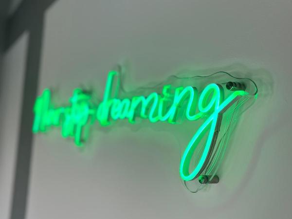 NEON APARTMENTS : photo 2 de la chambre appartement en duplex