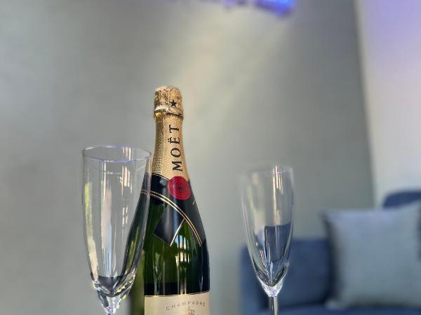 NEON APARTMENTS : photo 8 de la chambre appartement en duplex