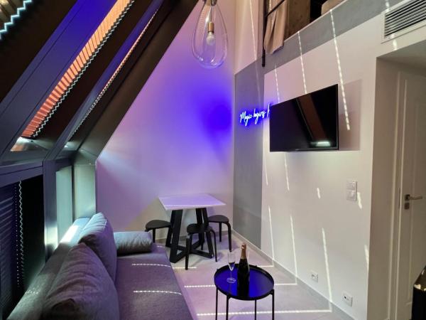 NEON APARTMENTS : photo 7 de la chambre appartement en duplex