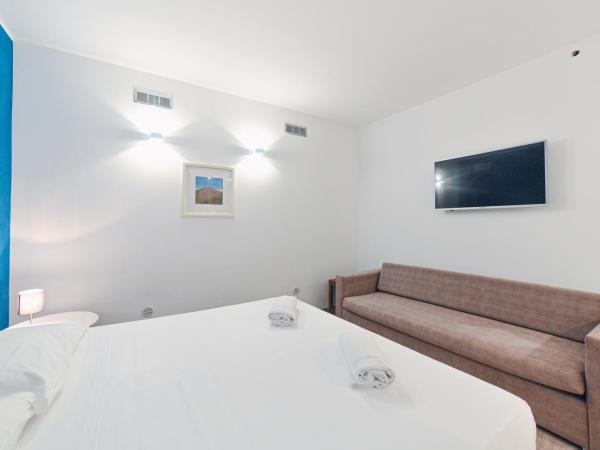 Hotel Baia Delle Sirene : photo 2 de la chambre appartement - vue sur mer