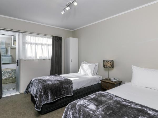 Twin Peaks Lakeside Inn : photo 7 de la chambre suite avec baignoire spa