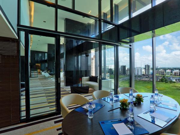 Novotel Kolkata Hotel and Residences : photo 1 de la chambre premier twin room with lounge access
