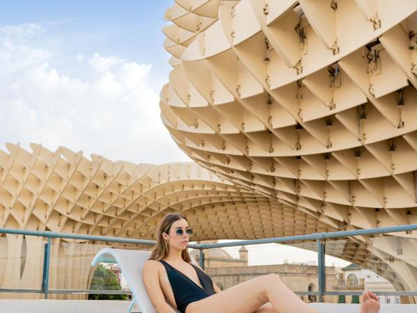 Welldone Metropol : photo 3 de la chambre penthouse avec piscine privée et terrasse