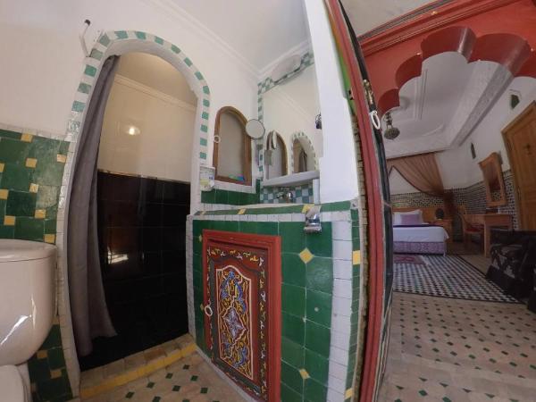 Malabata Guest House : photo 6 de la chambre suite - vue sur jardin