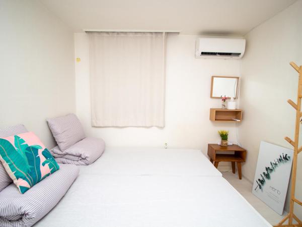 YAB-GuestHouse, FemaleOnly, ForeignOnly : photo 9 de la chambre chambre triple avec salle de bains commune - réservée aux femmes