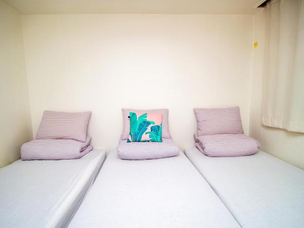 YAB-GuestHouse, FemaleOnly, ForeignOnly : photo 10 de la chambre chambre triple avec salle de bains commune - réservée aux femmes