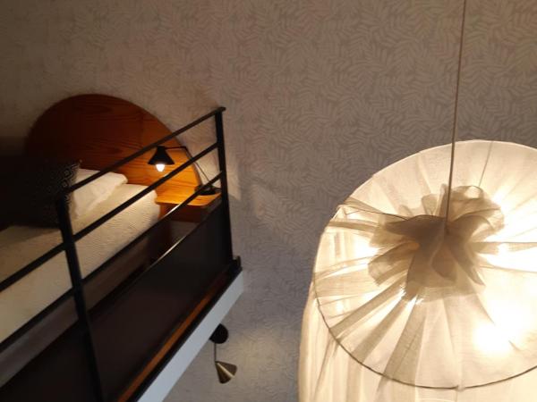 Hôtel Des Arts, Artisanal et Indépendant : photo 5 de la chambre chambre familiale