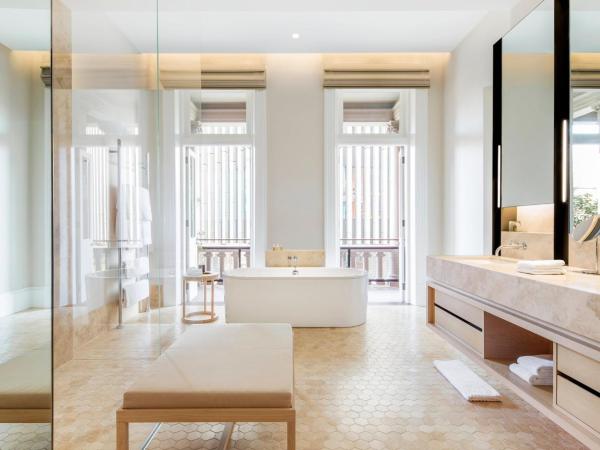 COMO The Treasury : photo 2 de la chambre chambre lit king-size héritage avec balcon