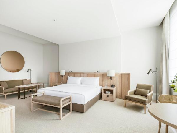 COMO The Treasury : photo 3 de la chambre chambre lit king-size - vue sur ville